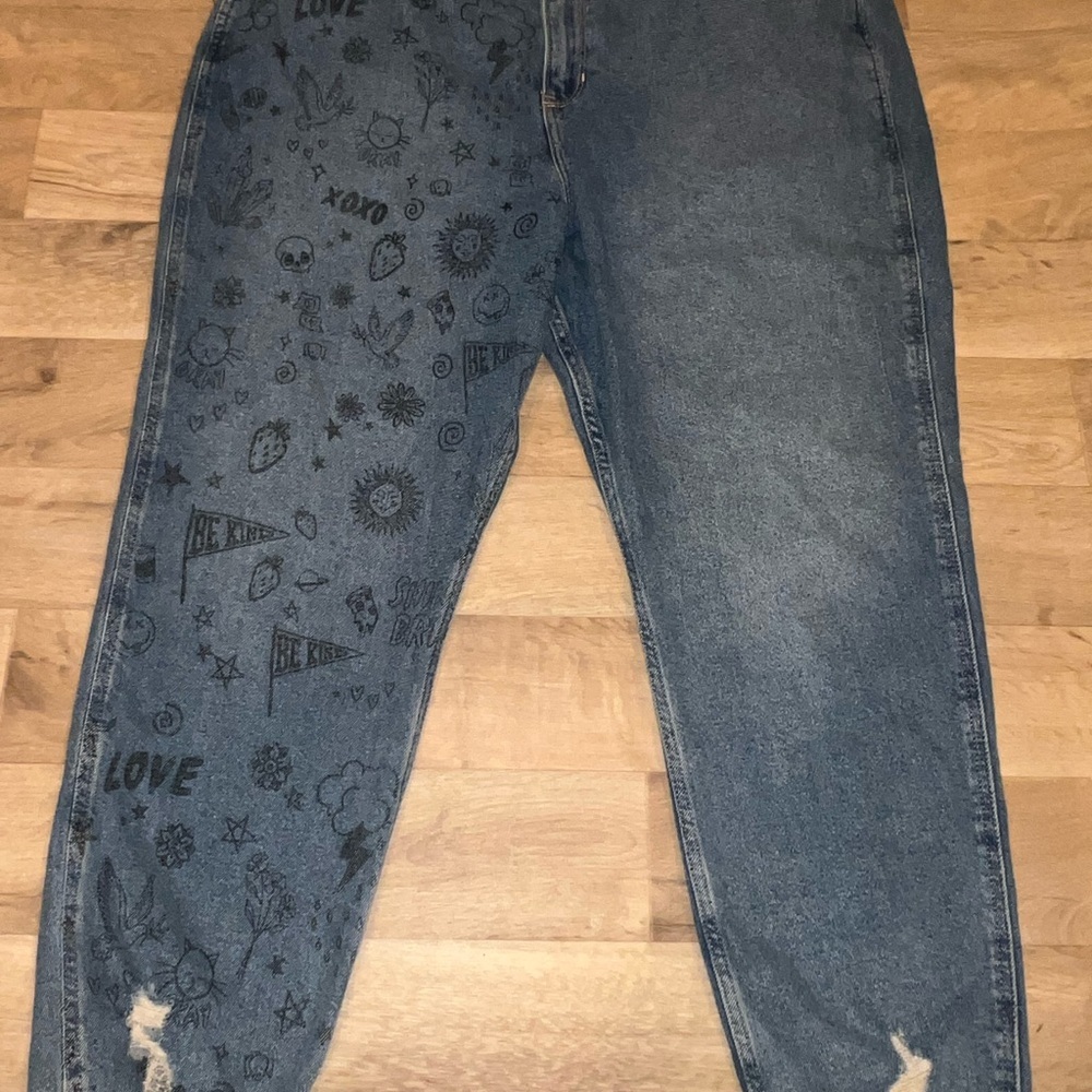 Hollister Ultra high rise mom jeans, size 19